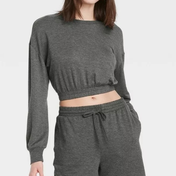 Colsie Sweaters - Colsie Dark Grey Cropped Lounge Pullover Long Sleeve Sweater